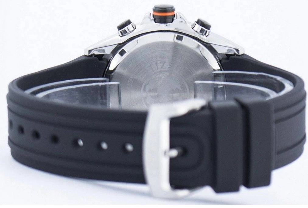 balck rubber blac kdail